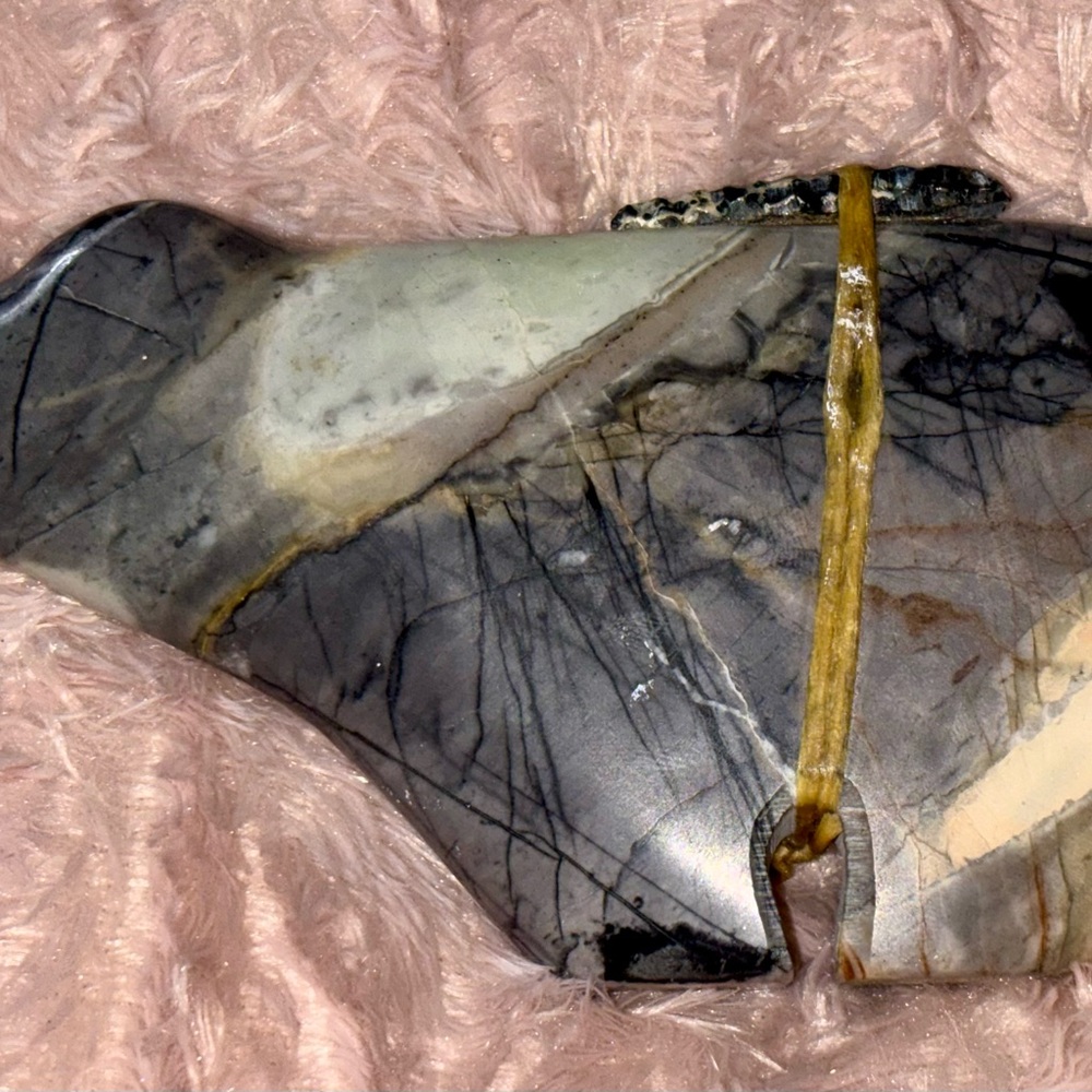 Picture Jasper Inuit - Picture 3 of 5